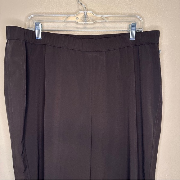 Chico's Zenergy Classic Brown Ankle Pants Size 3 - Picture 3 of 7